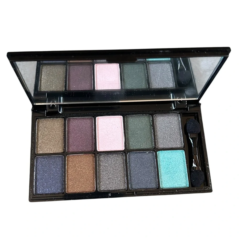 NYX Runway Collection 10 Color Eyeshadow Palette 09 Haute Model Discontinued NWT